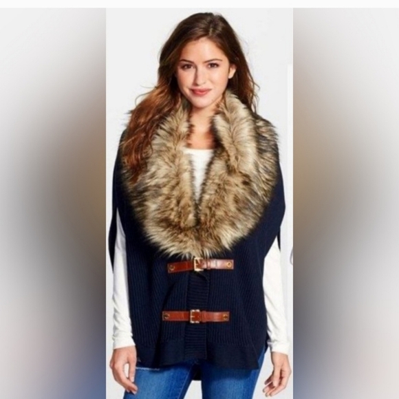 NWT Forever 21 Faux Fur Trimmed Navy Sweater Poncho/ - Picture 3 of 3